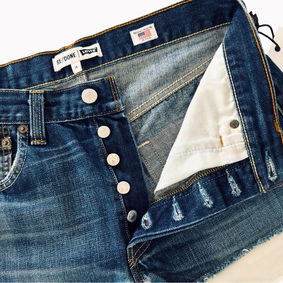 RE/DONE | Levi's "The Short" in Blue No Destruction Size 26 NWT - Picture 2 of 9